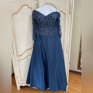Montage by Mon Cheri dress, blue, size 6